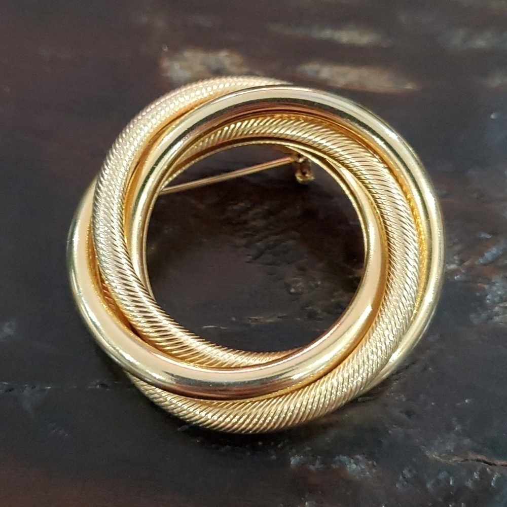 VINTAGE BROOCH PIN ROUND LAYERED